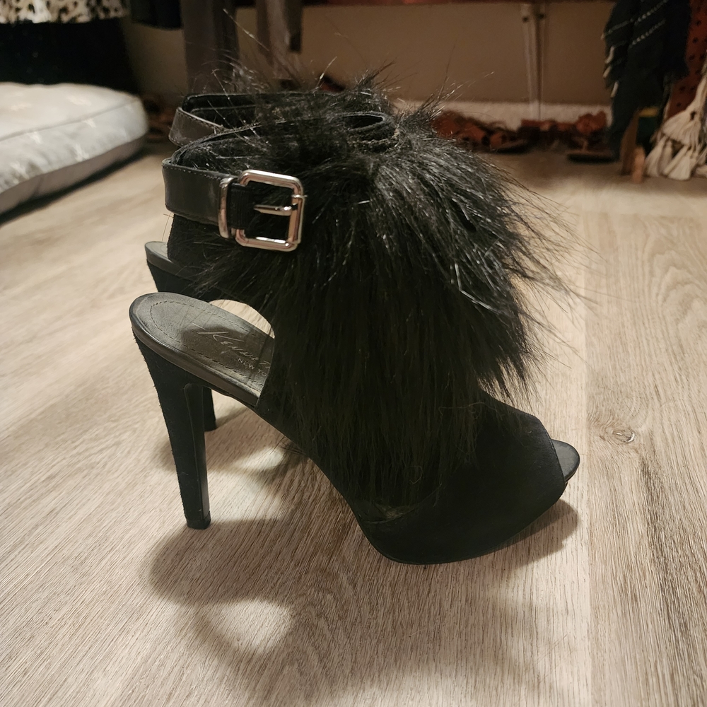 Kenneth Cole Black Heels with Fur Accent